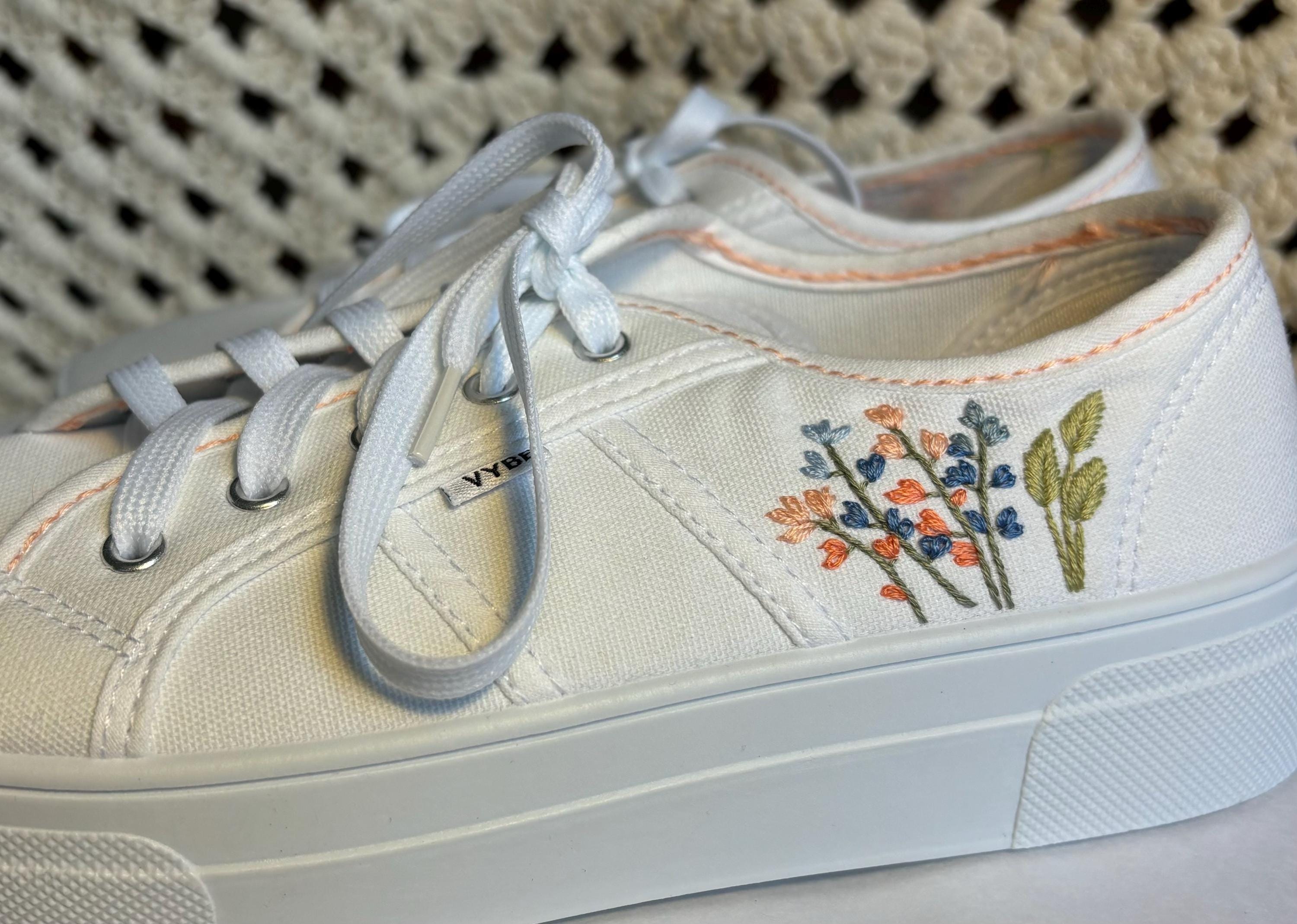 LIPARI EMBROIDERED CANVAS SUEDE SNEAKER - BEIGE