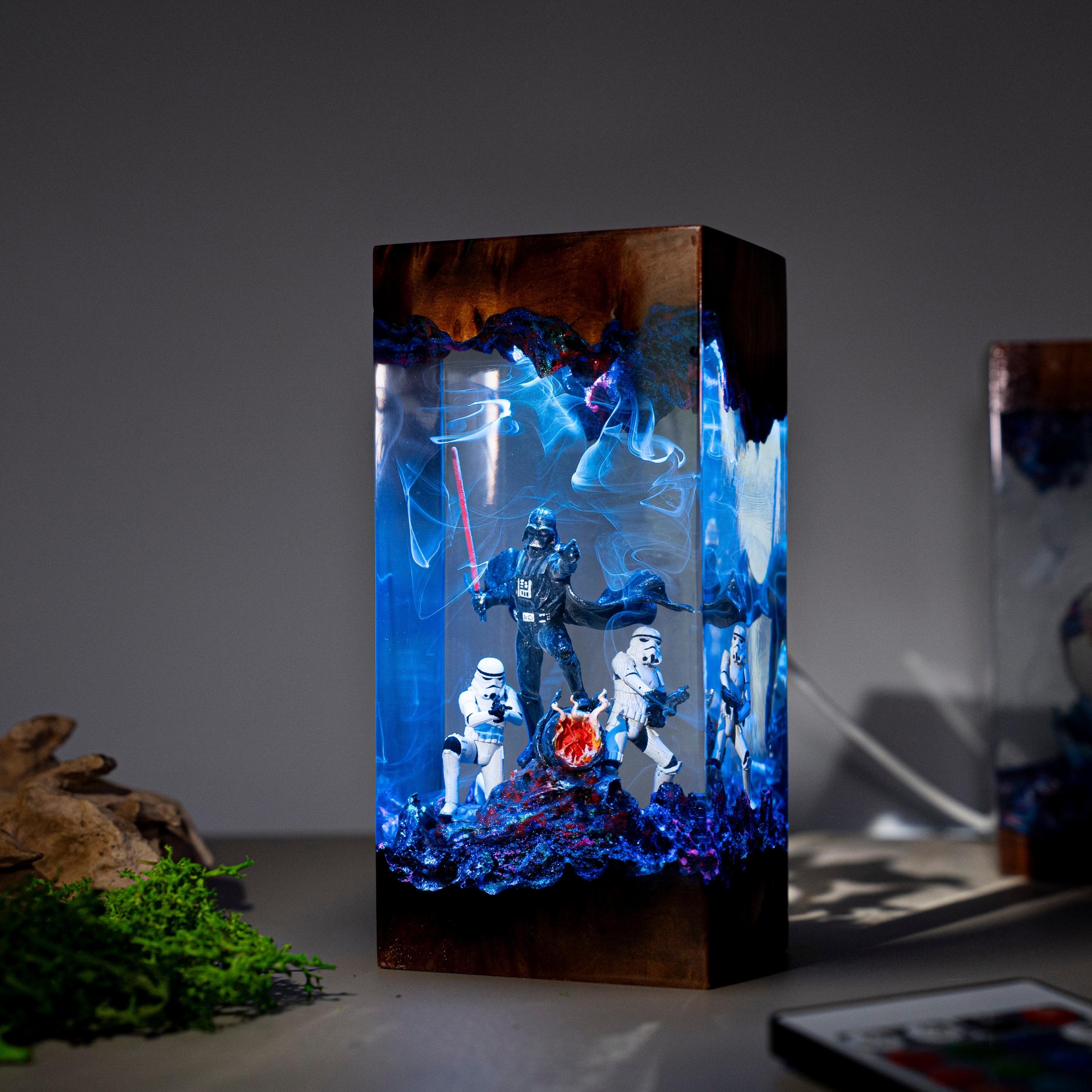 Lampe 3D Holographique Dark Vador Star Wars – LED Rouge Officielle, Cristal Gravé, Pile AAA, Bureau Et Collection