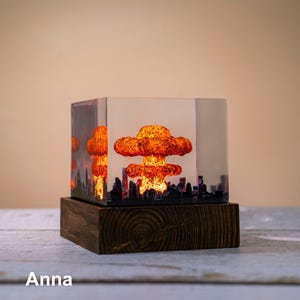 Atomic Bomb Resin Lamp: nNuke bomb fallout 4, Mushroom cloud