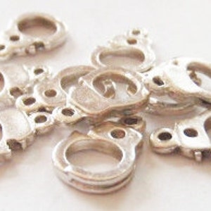 10 Charms, Hand Cuff, Charm (3D) 14mm long, 10mm wide, 2mm thick, hole:1.5mm ItemE22