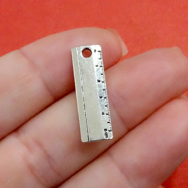 10 breloques, règle, mesure, mathématiques, école, breloque enseignant 24 x 7,5 mm