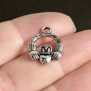 10 Charms, Irish Claddagh, Celtic Knot, Charm, Pendant 17.5x14x2mm, Hole: 2mm SH367