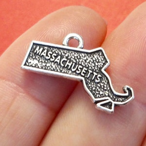 4 Charms, MASSACHUSETTS, USA State Charm, United States of America (double sided) 22x15mm ITEM:AW21