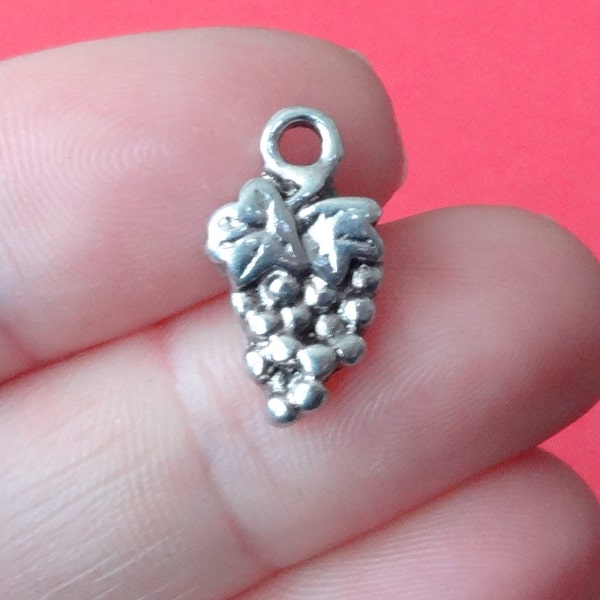 12 Charms, Grape, Cluster, Charm 13.5x7.5x2.5mm ITEM:T4