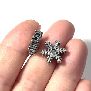 10 Beads, Snowflake, Snow, Winter, Bead, 15x15x4.5mm, Hole 1.6mm ITEM:BN14