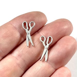 10 Charms, Scissor, Tool, Teacher, Crafter, Scrapbook, School, Charm 17.5x8.5x1.5mm, Hole: 1.8mm
