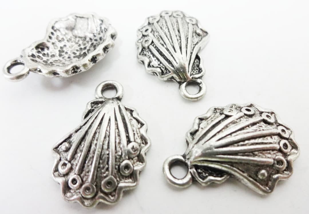 10 Charms, Shell, Clam, Charm 20x14x4mm ITEM:AM16 - Etsy