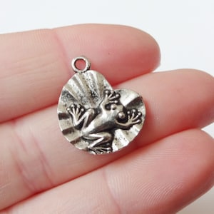 10 Charms, Frog, Lily Pad, Charm 21x18mm ITEM:AD7