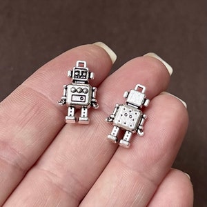 50 Charms, Robot, Charm, Pendant (3D) 18x11.5x4mm, Hole: 1mm SH114