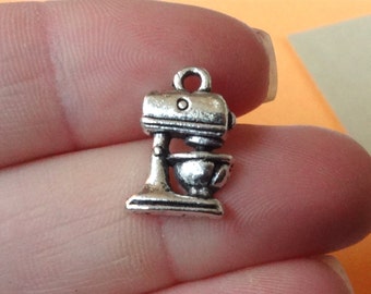 50 Charms, Stand Mixer, Baking, Charm 16x11mm ITEM:S10