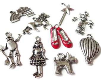 9 Charms, Wizard of OZ, Dorothy, Tin Man, Lion, Scarecrow, Toto, Rainbow, Hot Air Balloon, Themed Charm