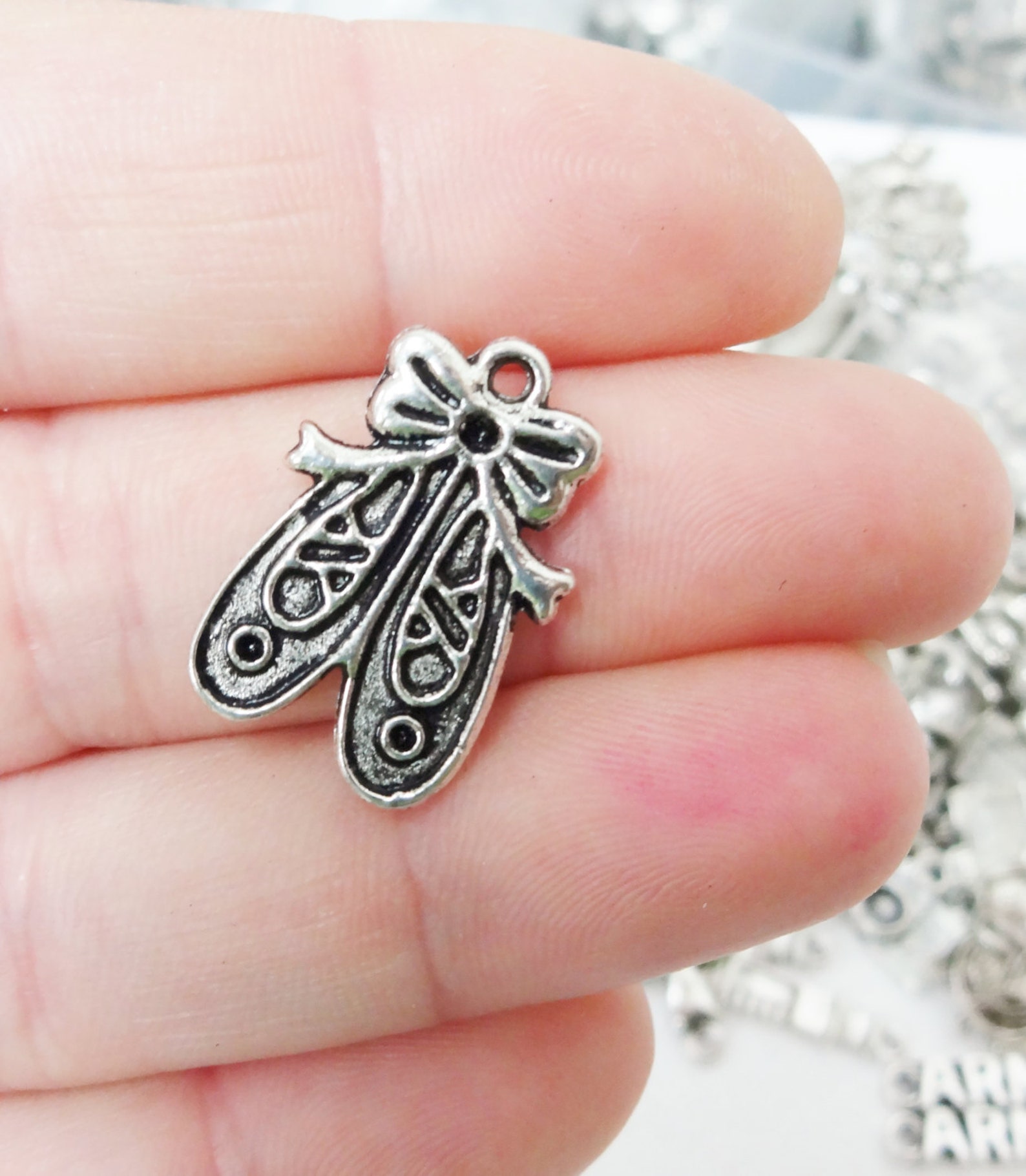 10 ballet slipper charms (double sided) 20x13x2mm item:k6