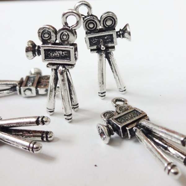 10 Charms, Movie Camera Charm (3D) 28x12mm A1B16