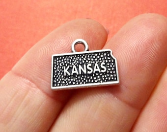 4 Charms, KANSAS, USA State Charm United States of America (double sided) 16x12mm ITEM:AW16