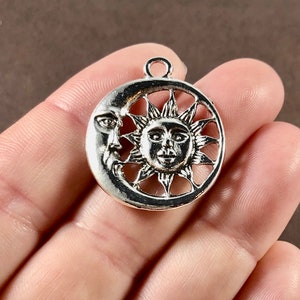 10 Charms, Sun, Moon, Sunshine, Charms 28.5x25x2.5mm, Hole: 2.5mm SH491