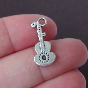 12 Charms, Guitar, Charm 11x15x3.5mm ITEM:O15