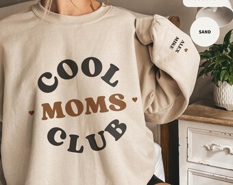 Custom Mama Sweatshirt with Kid Name on Sleeve, Personalized Mama Sweatshirt, Cool Moms Club Sweatshirt, Modern Mama Hoodie, Mama Sweatshirt
