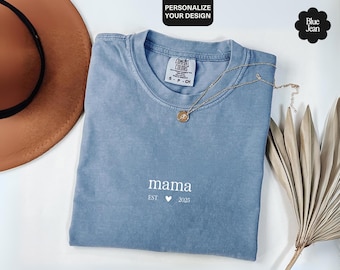 Comfort Colors® Gepersonaliseerde Mama Est-shirt, aangepast moeder-T-shirt, Moederdagcadeau, outfit nieuwe moeder, minimalistische mama-top, zwangerschapsaankondiging