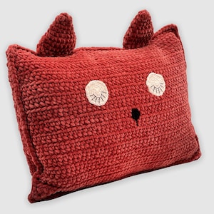 Cozy Fox pillow, super cuddly, washable, perfect for cuddling, falling asleep, and feeling good. Size 30 x 50 cm