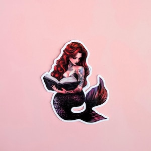 Tattooed Mermaid Buchsticker – Dark Sirene Vinyl Sticker für Fantasy-Liebhaber, Romantik-Leser & ästhetisches Kindle Dekor|dark fantasy|rubin Geschenk