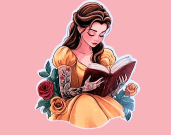 Pegatina de Bella Tatuada Leyendo - Princesa Aficionada a los Libros - Vinilo para Kindle y Botella de Agua