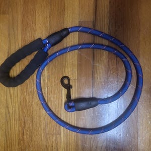 Dog leash