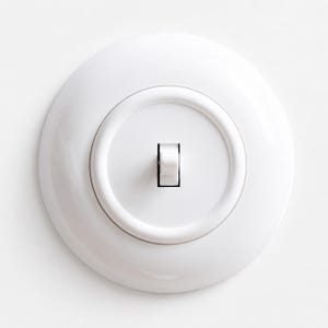 Retro Bakelite-Look Light Switch – Vintage EU Ø60 Wall Switch, Bell, Cross or Shutter, Black or White