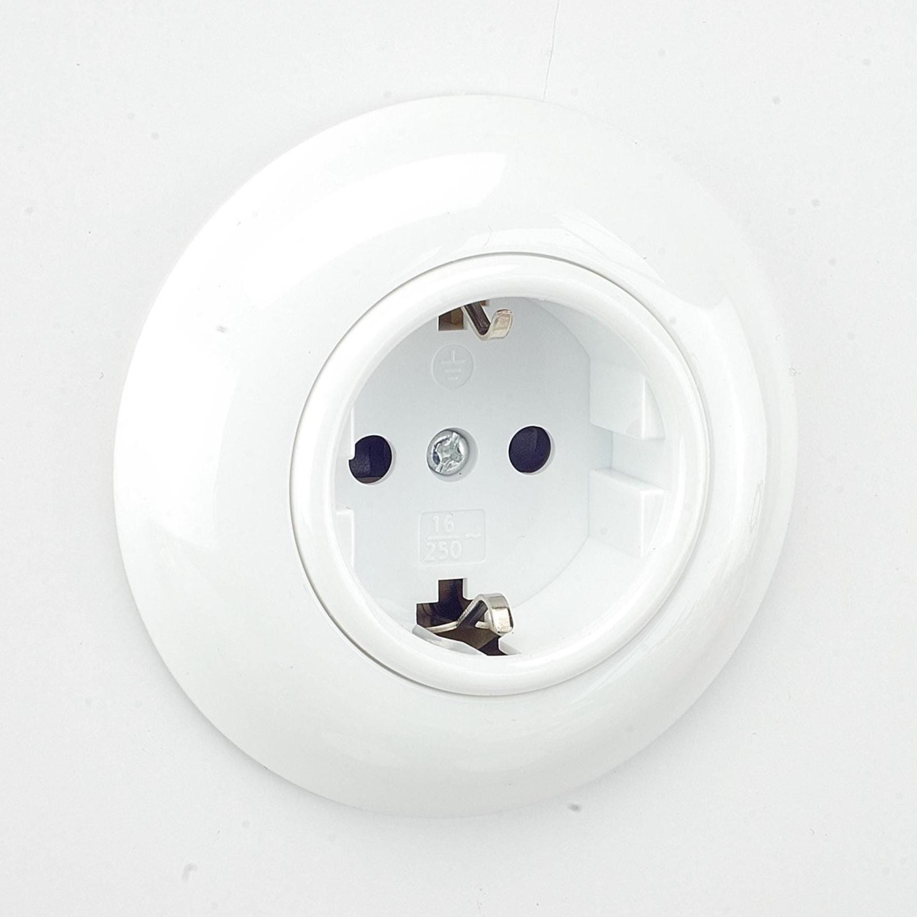 Retro Bakelite-look Wall Socket – Schuko or French Outlet, USB, Tv/sat ...