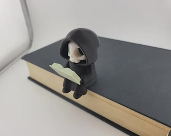 Lector de libros de la Parca kawaii con calavera impresa en 3D de Urban Ghost