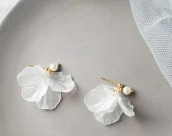 White Floral Bridal Earrings | Elegant Wedding Jewelry | Bridal Earrings|  Gifts for Her | Bridal Jewelry