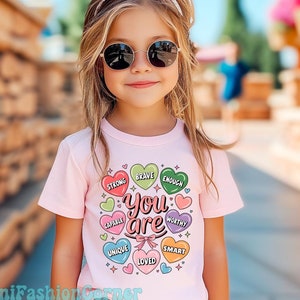 Sie sind genug Shirt Valentinstag Kinder Shirt Sie sind würdig, Sie sind stark, Sie sind in der Lage, Sie sind Liebhaber Valentines Positive Hearts Shirt