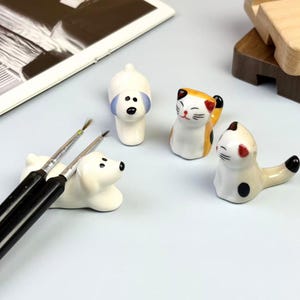 Handmade Ceramic Cat Dog Pen Holder, Adorable Ceramic Watercolor Calligraphy Pen Holder Desktop Companion Watercolor Accessory Artist Gifts