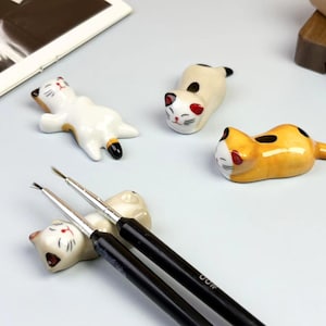 Handmade Ceramic Cat Pen Holder, Adorable Ceramic Watercolor Calligraphy Pen Holder Desktop Companion Watercolor Accessory Artist Gifts