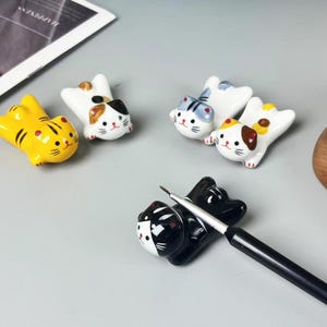 Handmade Ceramic Cat Pen Holder, Adorable Ceramic Watercolor Calligraphy Pen Holder Desktop Companion Watercolor Accessory Artist Gifts