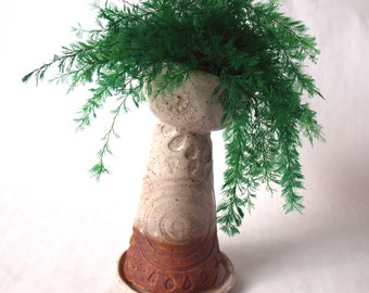Vaso in ceramica fatto a mano: contenitore naturale per piante grasse e piante aeree.