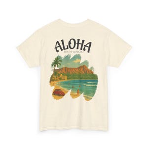 Maglietta con cartolina retrò di Waikiki Beach / Maglietta con grafica vintage delle Hawaii / Camicia in cotone con estetica consumata / Regalo da viaggio tropicale / Top estivo Aloha