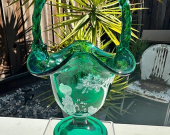 Vintage Fenton Art Glass Basket: Emerald Green, Lambs Tongue