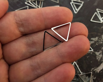 small silver triangle links  |  triangle connector linking rings  | silver plated platinum finish 13mm x 15mm  | 25 pieces | portland oregon