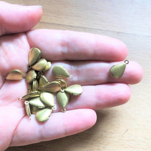 brass locket teardrop pear shaped | 5 pieces  |  destash  | 10mm x 14mm tiny locket