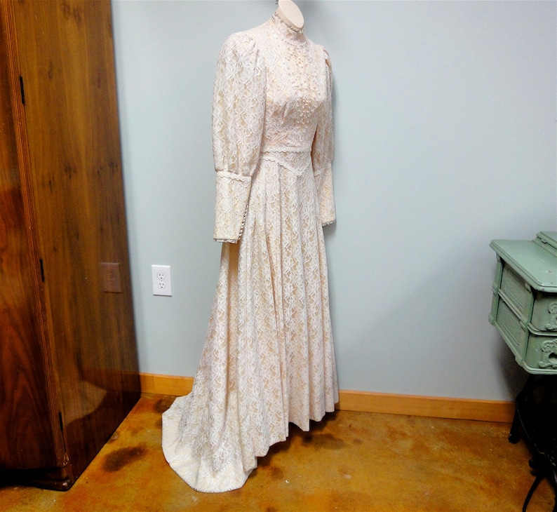 Vintage Hawaiian Wedding Dresses