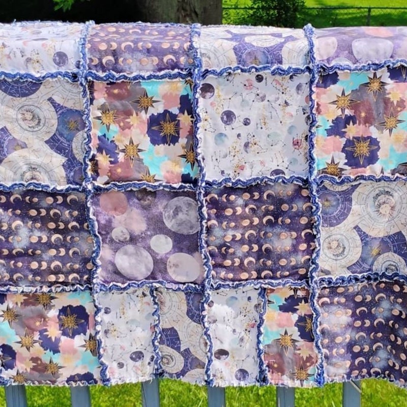 Constellation Print Pattern Quilt main image 0