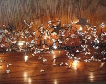Lighted Pip Berry n Star Garland