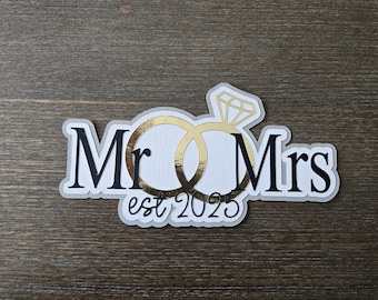 Adorno para álbum de recortes "Sr. y Sra." 2025, hecho a mano con papel, con técnica de patchwork y troquelado.