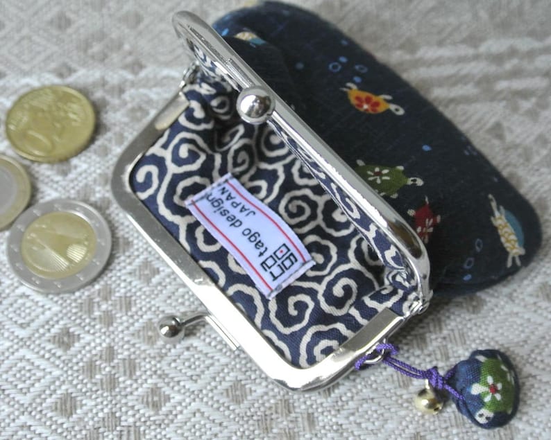 Turtle in navy blue Framed coin purse Japanese