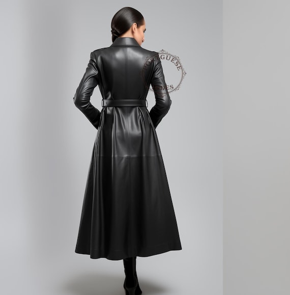 Abrigo largo de piel de oveja negra hecho a mano: gabardina de invierno