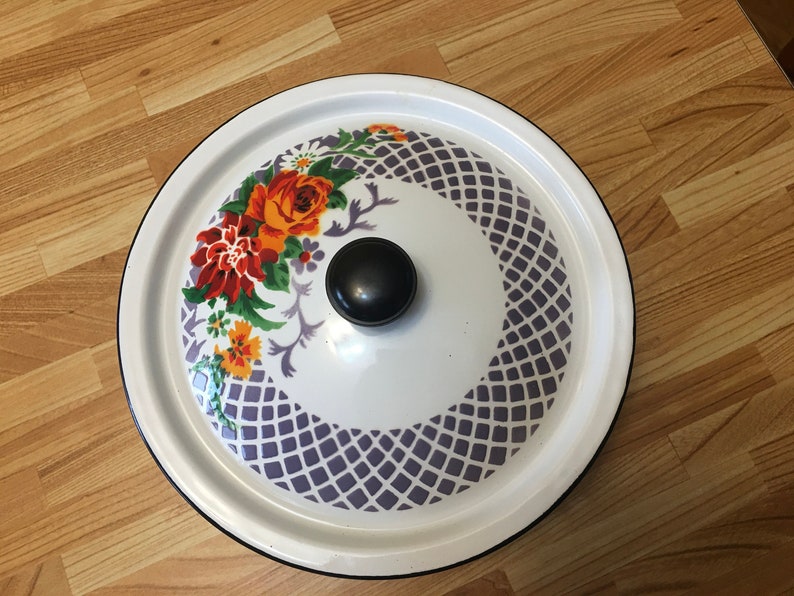 Vintage Enamel Bowl With Lid Graniteware Enamelware Etsy