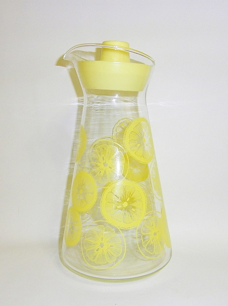 pyrex juice pitcher