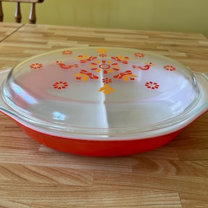 Vintage Pyrex Red Friendship Casserole Dish 1.5 Qt.