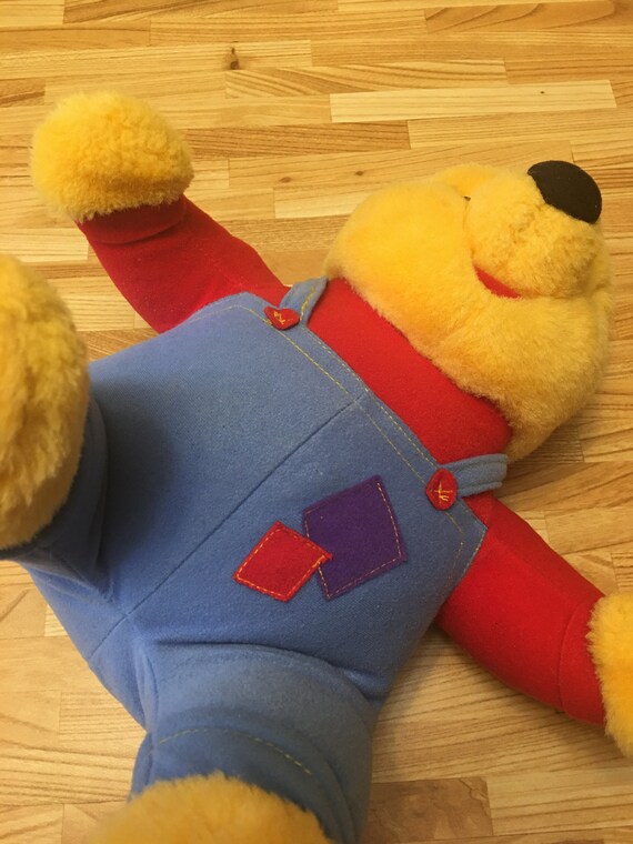 Vintage Disney Hug N Wiggle Talking Winnie the Pooh Plush Doll