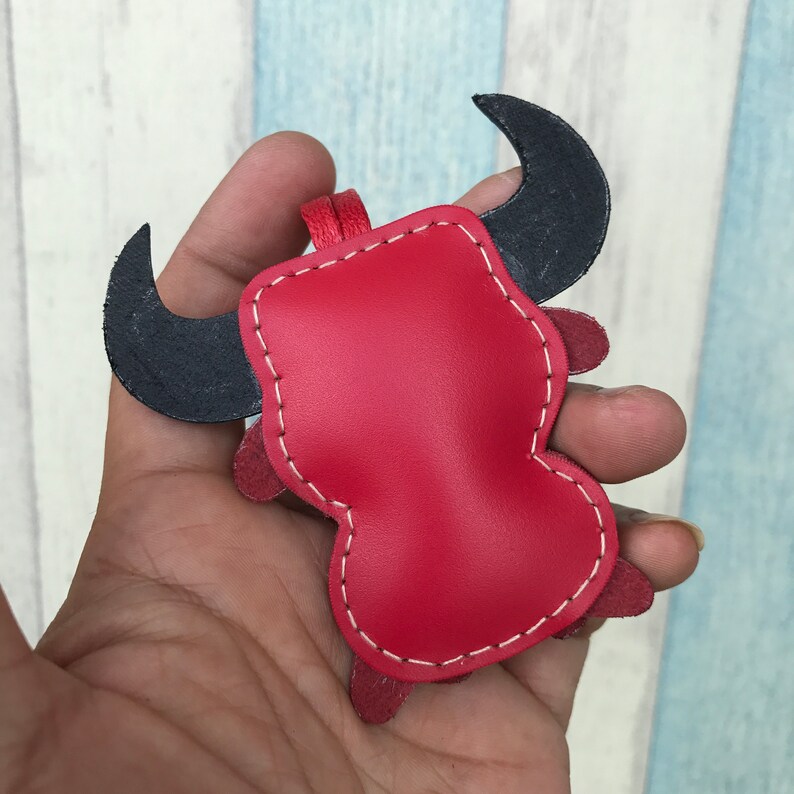 Small size Paul the Bull cowhide leather charm Red image 2